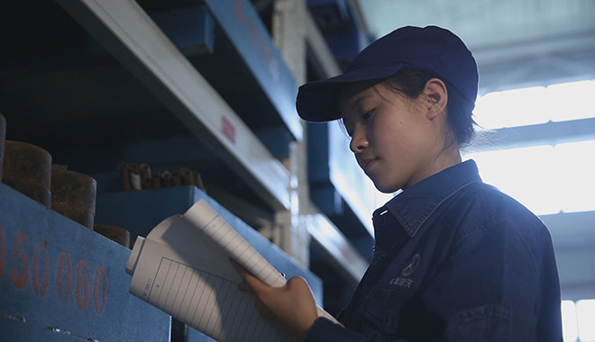 数控“花木兰”屈旭琪：30秒啃下“硬骨头”